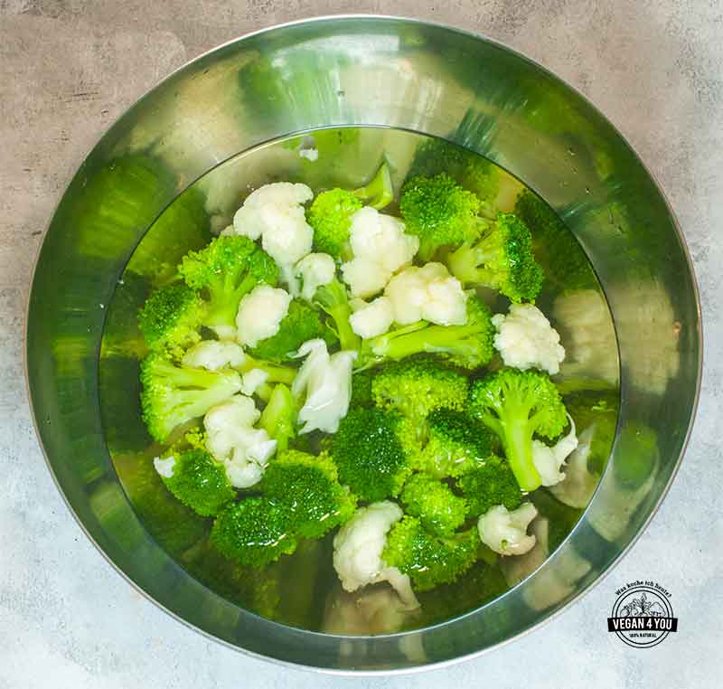 Veganes Gemüsecurry mit gebratenem Tofu