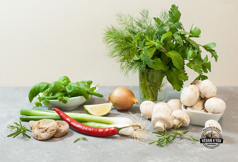 Vegane Pizza mit Champignons und Feigen